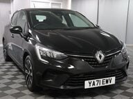 Renault Clio ICONIC TCE 28
