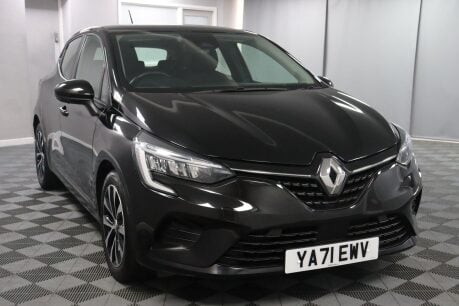 Renault Clio ICONIC TCE 28