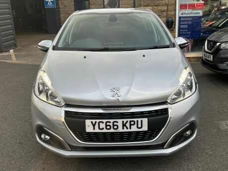 Peugeot 208 PURETECH ALLURE 4
