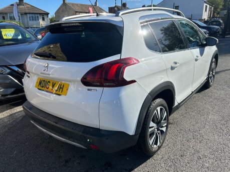 Peugeot 2008 PURETECH ALLURE 8