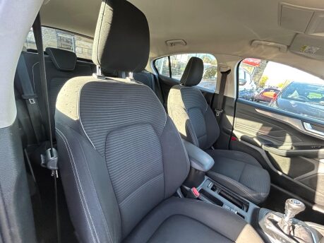 Ford Focus TITANIUM 10