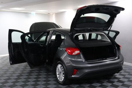 Ford Focus TITANIUM 21