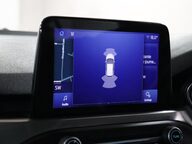 Ford Focus TITANIUM 37