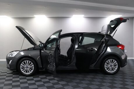 Ford Focus TITANIUM 6