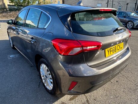 Ford Focus TITANIUM 6