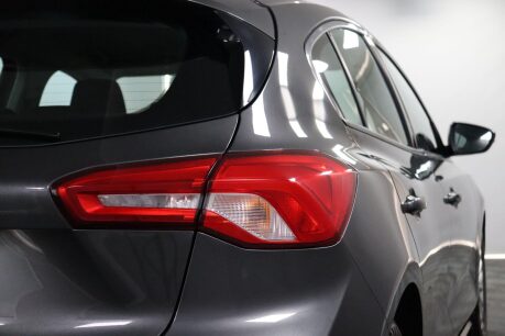 Ford Focus TITANIUM 23