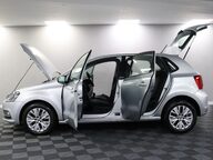 Volkswagen Polo SE 6