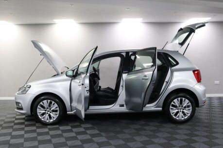 Volkswagen Polo SE 6