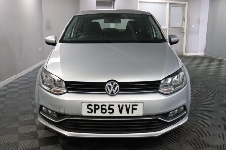 Volkswagen Polo SE 2