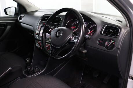 Volkswagen Polo SE 4