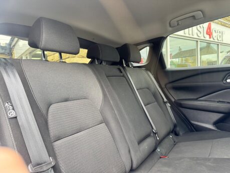 Nissan Qashqai DIG-T N-CONNECTA MHEV 10