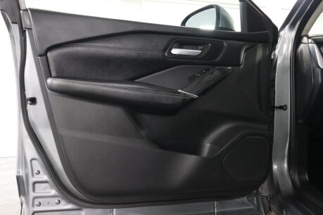 Nissan Qashqai DIG-T N-CONNECTA MHEV 44