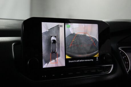 Nissan Qashqai DIG-T N-CONNECTA MHEV 37