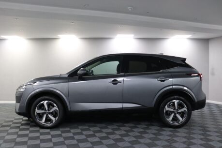 Nissan Qashqai DIG-T N-CONNECTA MHEV 18