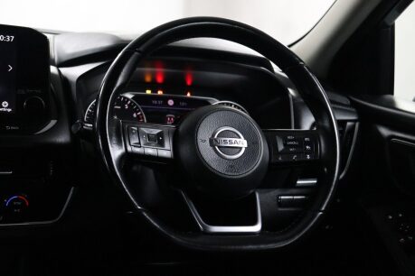 Nissan Qashqai DIG-T N-CONNECTA MHEV 46