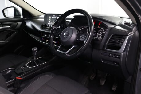 Nissan Qashqai DIG-T N-CONNECTA MHEV 5