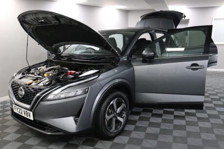 Nissan Qashqai DIG-T N-CONNECTA MHEV 16