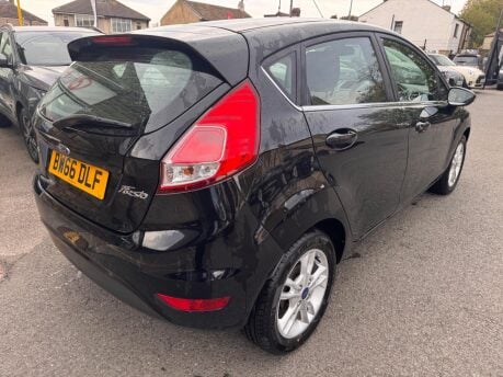 Ford Fiesta ZETEC 9