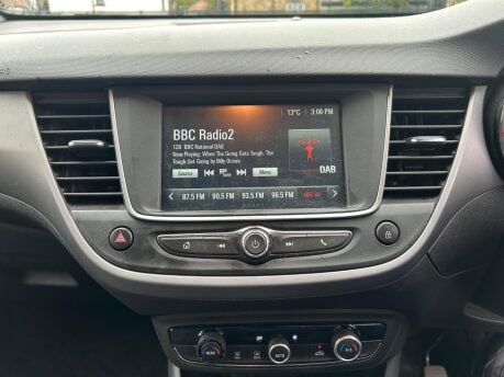 Vauxhall Crossland X SE 12