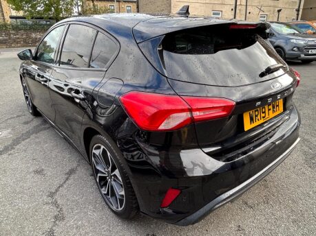 Ford Focus ST-LINE X 6