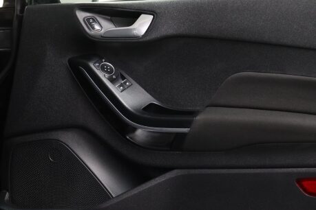 Ford Fiesta TITANIUM 36