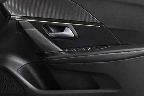 Peugeot 208 PURETECH GT S/S 36