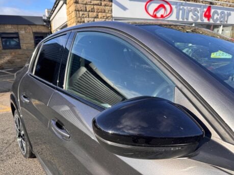 Peugeot 208 PURETECH GT S/S 10