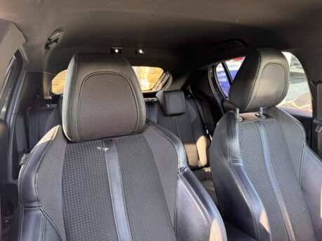 Peugeot 208 PURETECH GT S/S 11