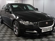 Jaguar XE R-SPORT 30