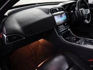 Jaguar XE R-SPORT 34