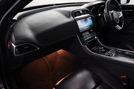 Jaguar XE R-SPORT 34