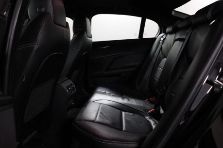 Jaguar XE R-SPORT 42