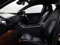 Jaguar XE R-SPORT 43