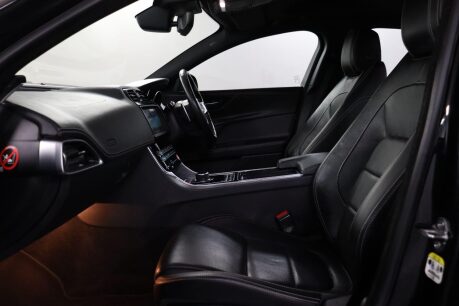 Jaguar XE R-SPORT 43