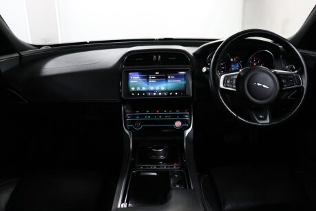 Jaguar XE R-SPORT 41