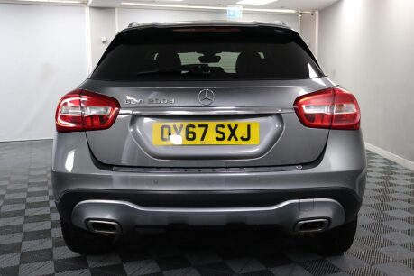 Mercedes-Benz GLA GLA 200 D SPORT EXECUTIVE 8