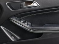 Mercedes-Benz GLA GLA 200 D SPORT EXECUTIVE 36