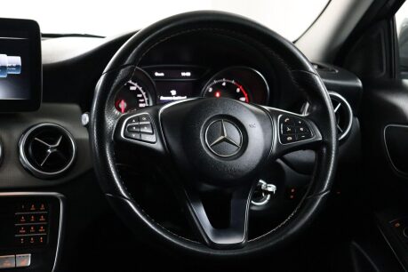 Mercedes-Benz GLA GLA 200 D SPORT EXECUTIVE 45