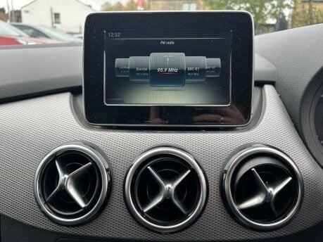Mercedes-Benz B Class B220 CDI SPORT PREMIUM 11