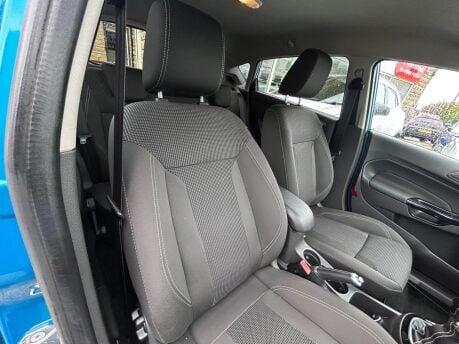 Ford Fiesta TITANIUM 10