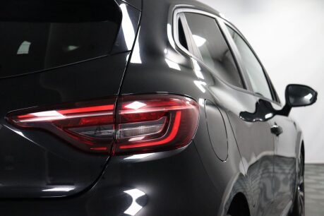 Renault Clio ICONIC TCE 23