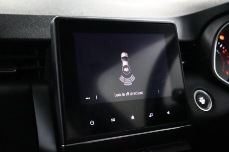 Renault Clio ICONIC TCE 37