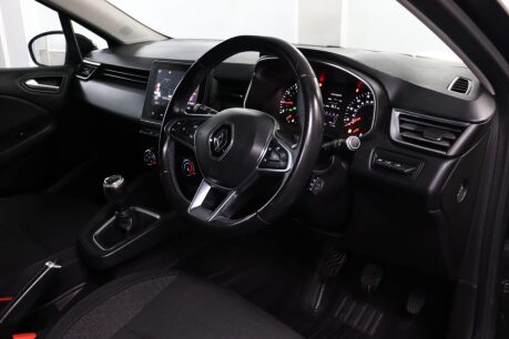 Renault Clio ICONIC TCE 5