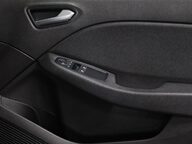 Renault Clio ICONIC TCE 36