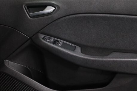 Renault Clio ICONIC TCE 36