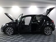 Renault Clio ICONIC TCE 6