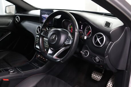 Mercedes-Benz A Class A 200 D AMG LINE 6