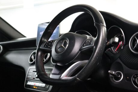 Mercedes-Benz A Class A 200 D AMG LINE 13
