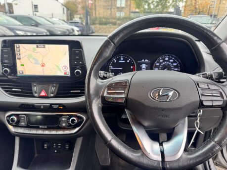Hyundai i30 CRDI SE NAV 10