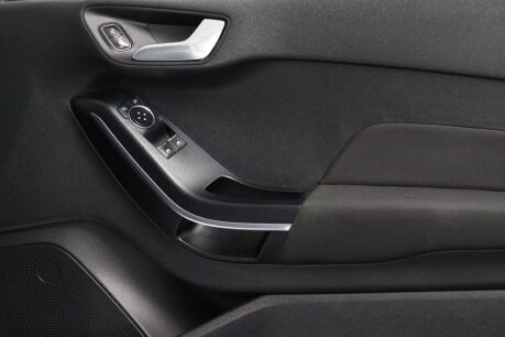 Ford Fiesta ZETEC 37